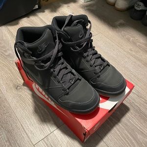 Nike Prestige IV Black on Black